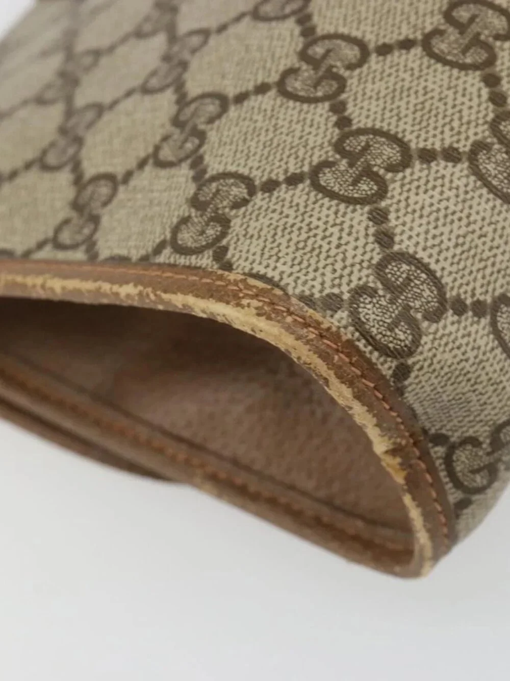 Gucci brand	gucci color	beige
